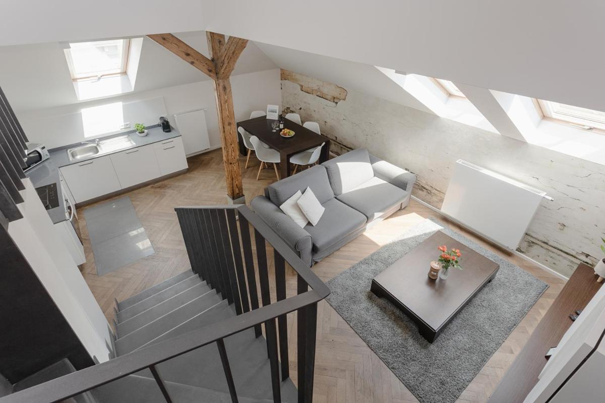 Modern Close To River * Praga